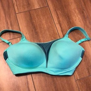 Victoria secret sport bra NWOT